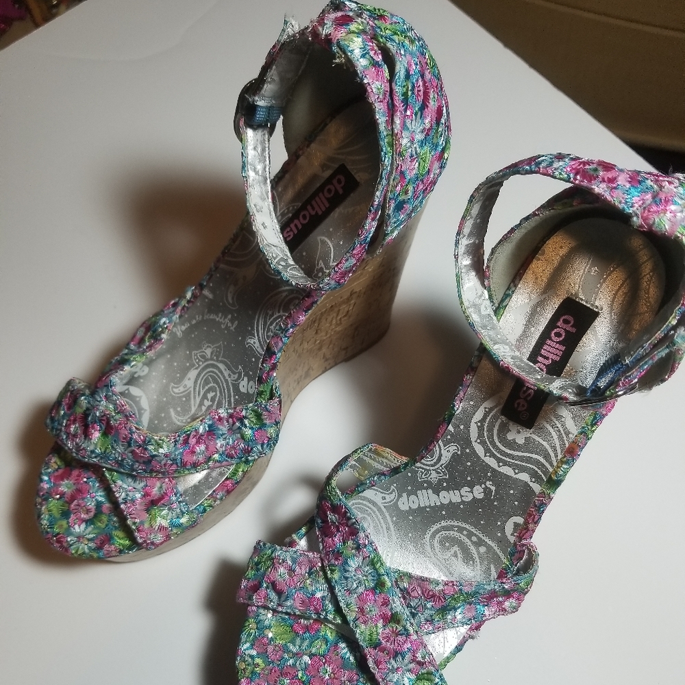 Shoes - Picture 2 of 2